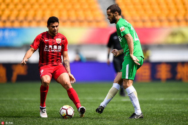 藏着两支球 藏着两支球